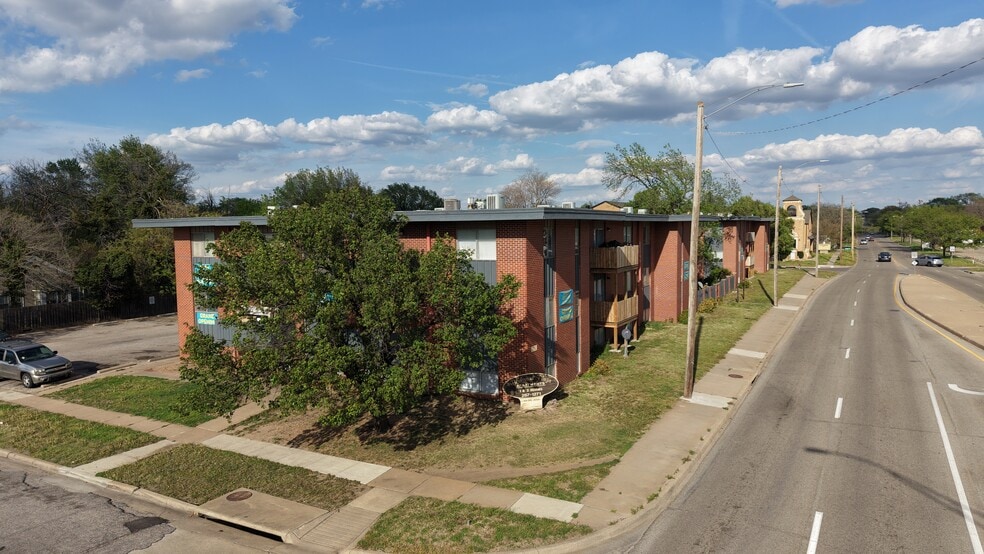 More Photos Of 2510 E Lincoln St, Wichita Apartments For Sale