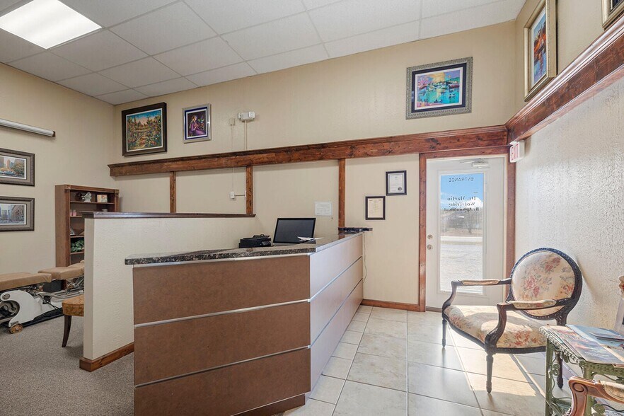 More Photos Of 1302 Shull St, Ava Medical For Sale