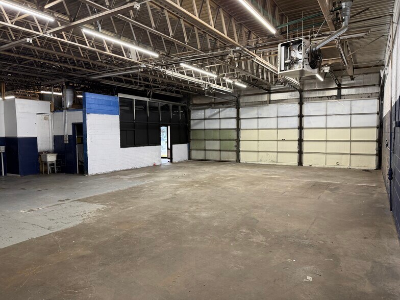 More Photos Of 1717-1721 S High St, Columbus Flex For Lease