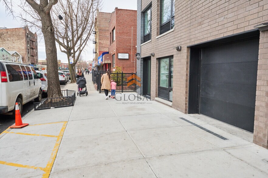 More Photos Of 1616 Crosby Ave, Bronx Flex For Lease