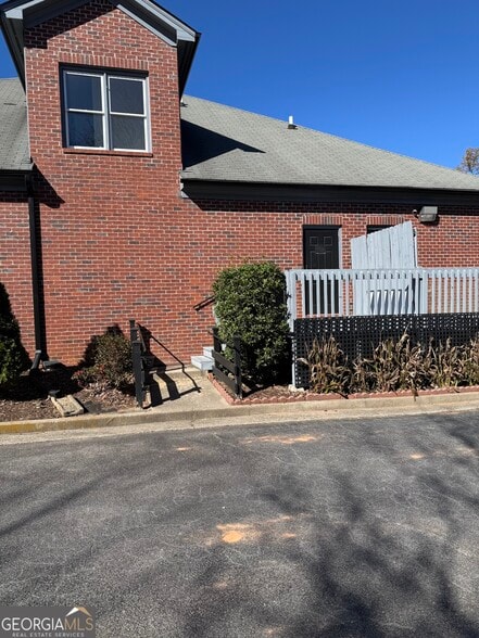 More Photos Of 2885 Hog Mountain Rd, Dacula Office For Lease