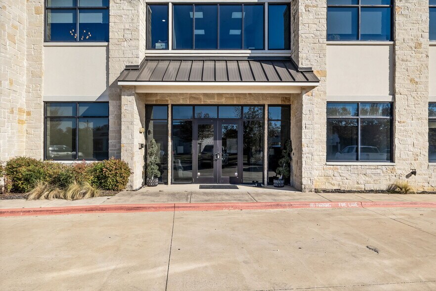 More Photos Of 151 Players Cir, Southlake Loft Creative Space For Lease
