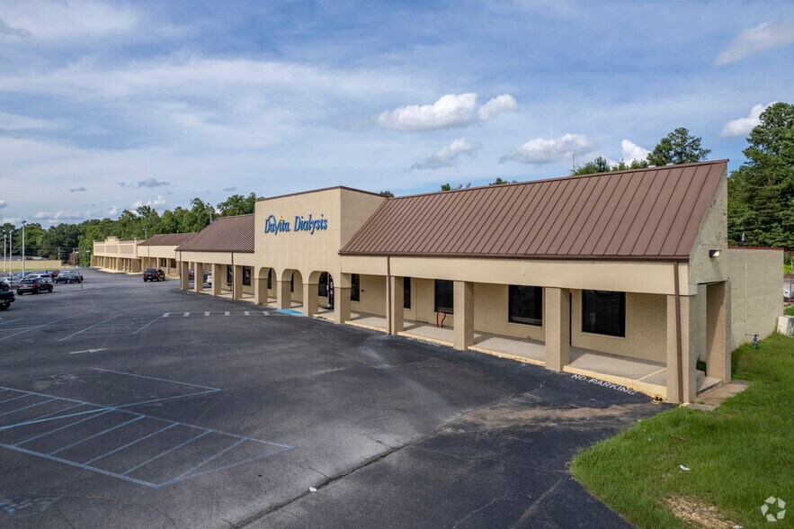 More Photos Of 2337-2375 1st St NE, Center Point Unknown For Lease