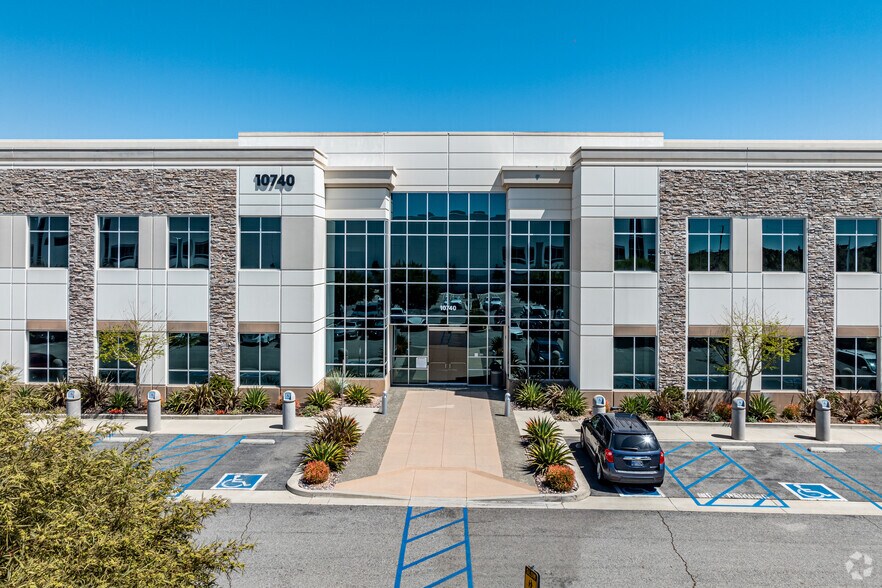 More Photos Of 10760 4th St, Rancho Cucamonga Unknown For Lease