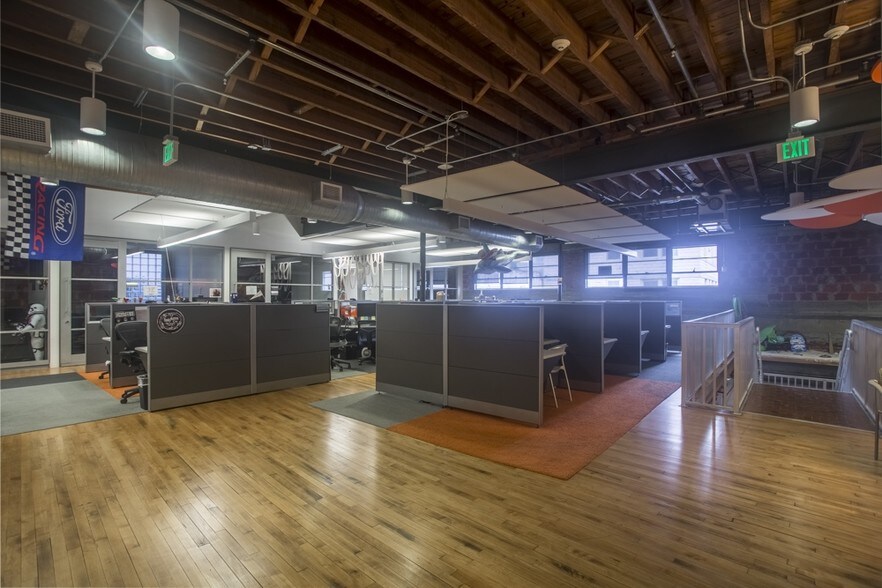 More Photos Of 1525 Hendry St, Fort Myers General Retail For Sale