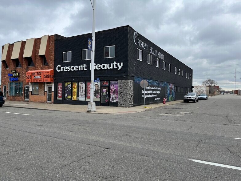 Primary Photo Of 14000 Woodward Ave, Highland Park Storefront For Lease