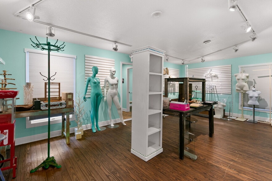 More Photos Of 135 4th Ave N, Safety Harbor Freestanding For Sale