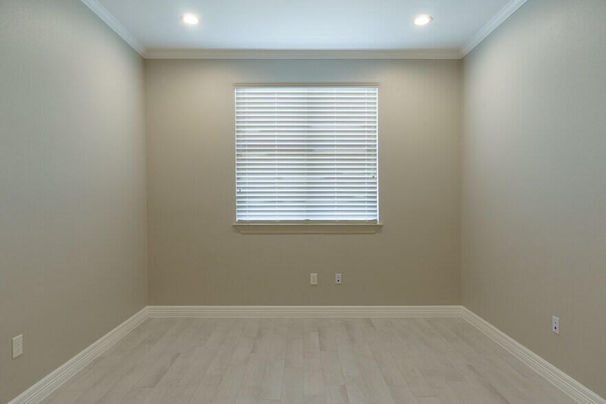 More Photos Of 10401 S Mason Rd Building B, Richmond Medical For Sale