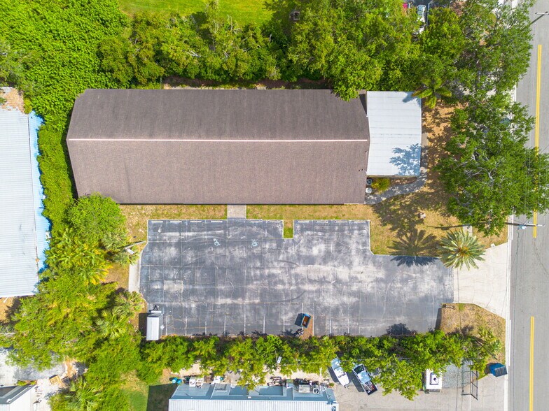 More Photos Of 110 Pine Ave, Oldsmar General Retail For Sale