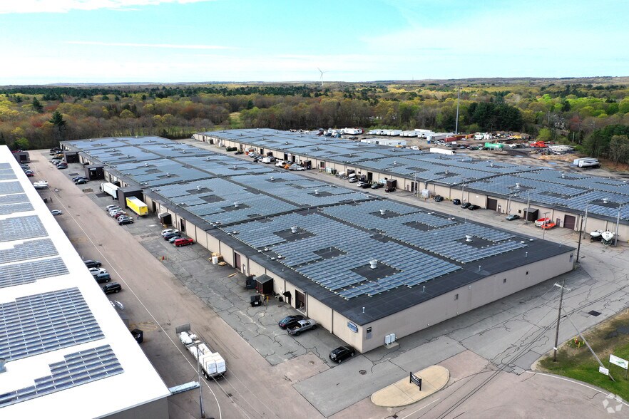 More Photos Of 338 Compass Cir, North Kingstown Warehouse For Lease