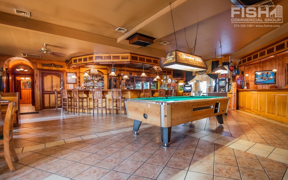 More Photos Of 204 Valley St, Williamsport Bar For Sale