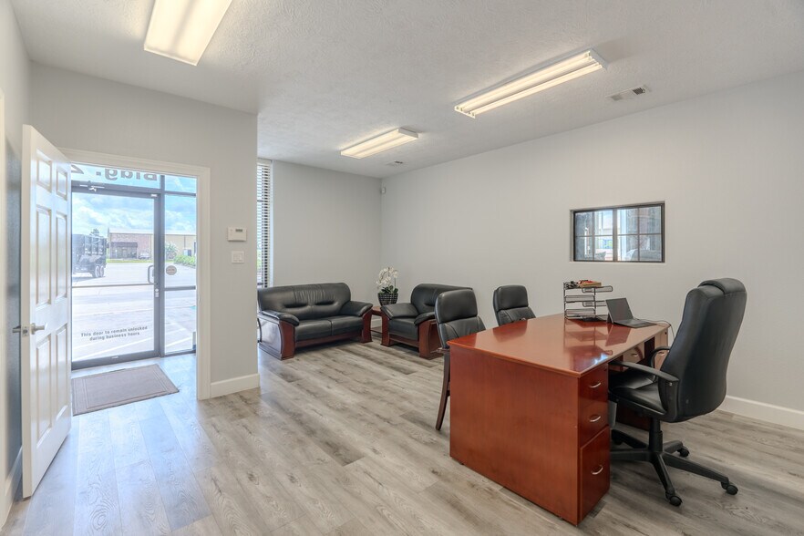 More Photos Of 8601 Fawn Trl, Conroe Warehouse For Sale