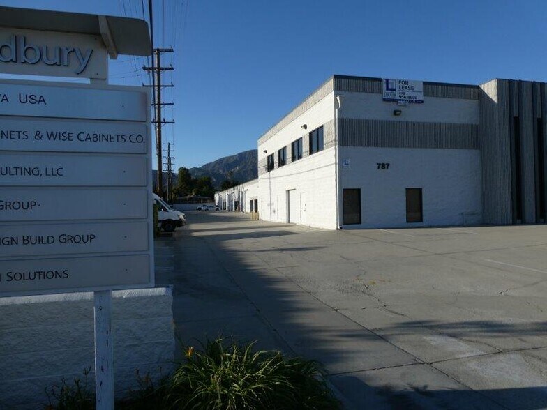 More Photos Of 787 W Woodbury Rd, Altadena Warehouse For Lease