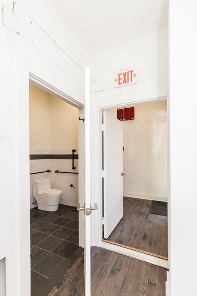 More Photos Of 1452 N 4th St, Philadelphia Storefront Retail Residential For Lease