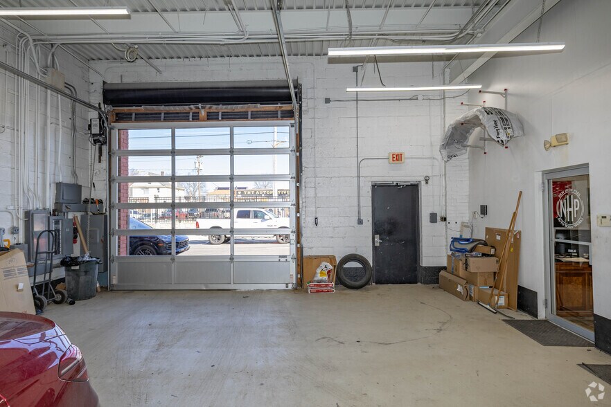 More Photos Of 910 3rd Ave, New Hyde Park Warehouse For Sale