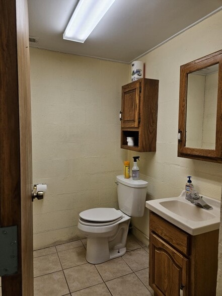More Photos Of 8107 Ridgeway Ave, Skokie Warehouse For Sale