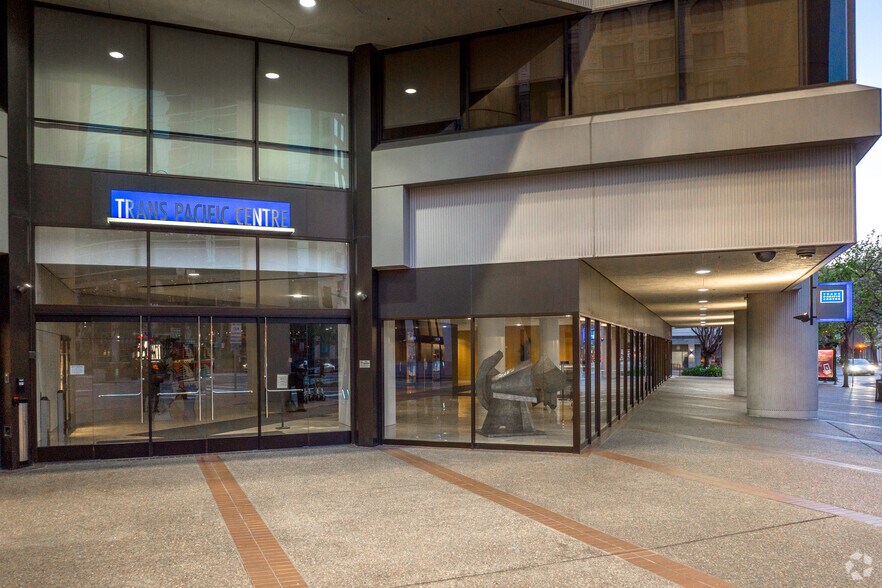 More Photos Of 1000 Broadway, Oakland Office For Lease