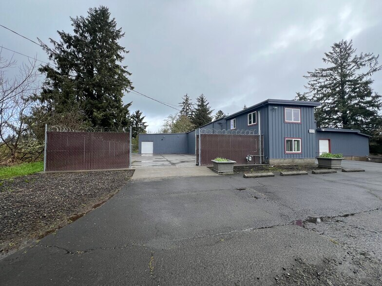 More Photos Of 1425 SE 9th St, Warrenton Warehouse For Lease