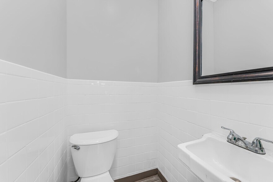 More Photos Of 3910 White Plains Rd, Bronx Storefront Retail Office For Sale