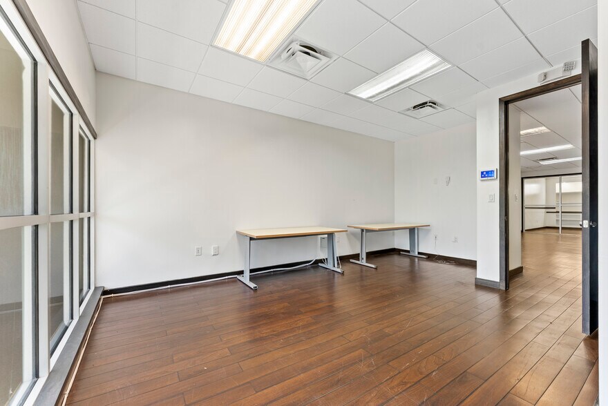 More Photos Of 20165-20199 NE 16th Pl, Miami Flex For Lease