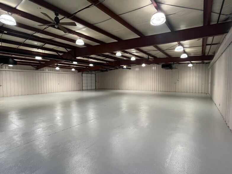 More Photos Of 2804 SE 59th St, Oklahoma City Manufacturing For Lease