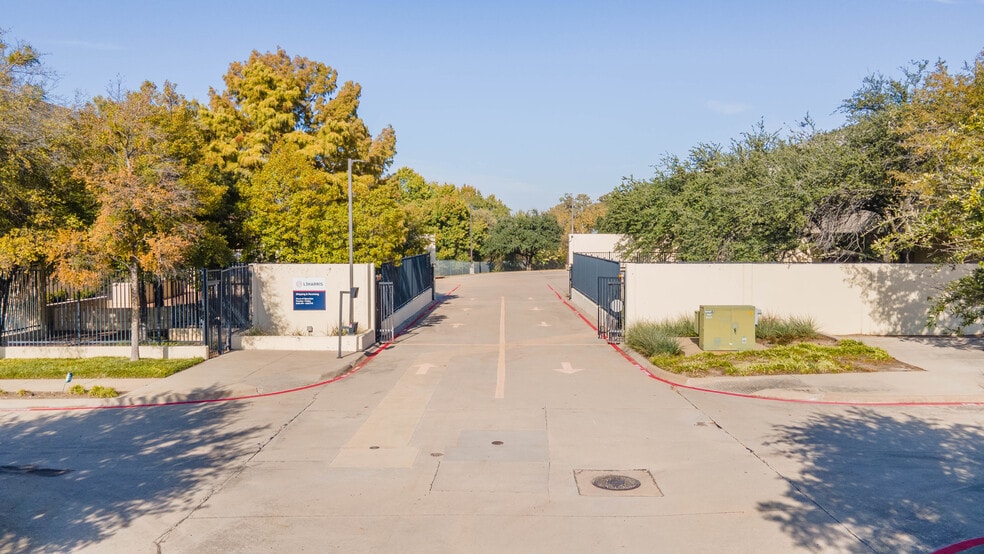 More Photos Of 2703 N Central Expy, Richardson Unknown For Lease