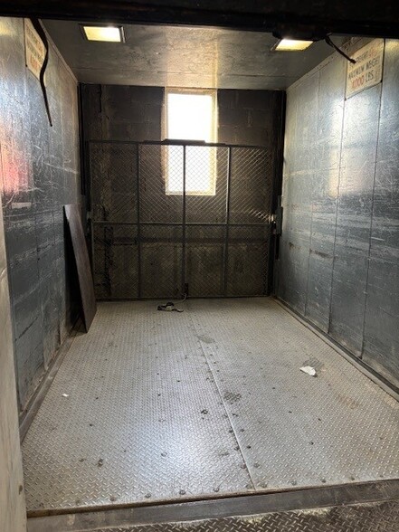 More Photos Of 34-09-34-11 Queens Blvd, Long Island City Flex For Lease