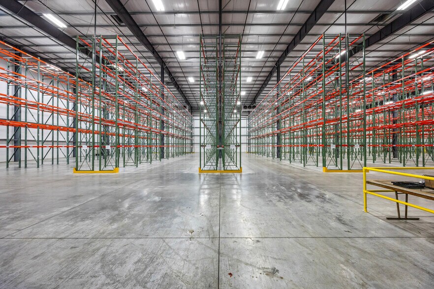 More Photos Of 80 Davis Pky, Clyde Warehouse For Sale