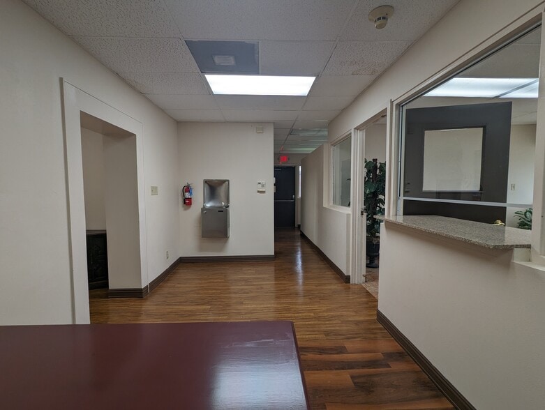More Photos Of 2660 Sweetgum Ln, Beaumont Office For Sale