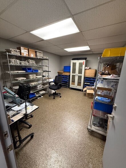 More Photos Of 113-117 S Rockford Dr, Tempe Light Manufacturing For Sale