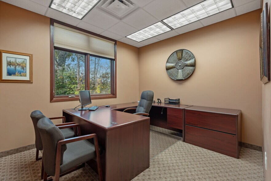 More Photos Of 225 Cedardale Dr SE, Owatonna Office For Sale