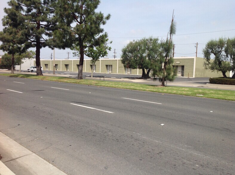 More Photos Of 1363 E Edinger Ave, Santa Ana Warehouse For Lease