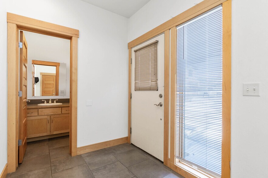 More Photos Of 1281 Stoneridge Dr, Bozeman Apartments For Sale