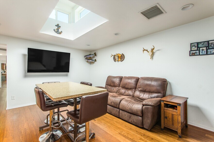 More Photos Of 358 N 6th St, Colton Warehouse For Sale