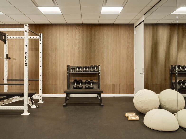 More Photos Of 800 S Pacific Coast Hwy, El Segundo Loft Creative Space For Lease