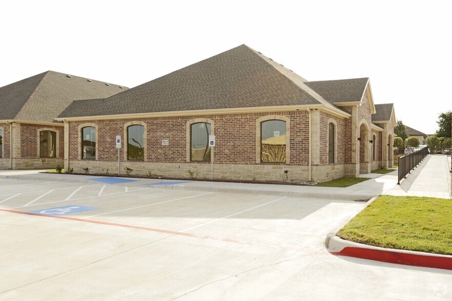 More Photos Of 318 W FM 544, Murphy Medical For Sale