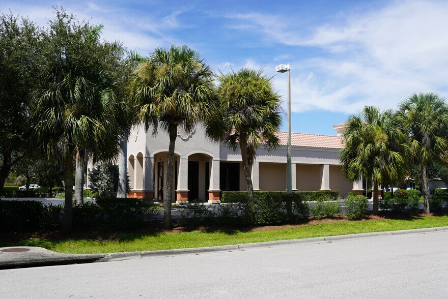 21401 Corkscrew Village Ln, Estero, FL 33928 Retail For Lease