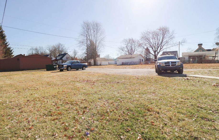 More Photos Of 328 N State St, Kendallville Apartments For Sale