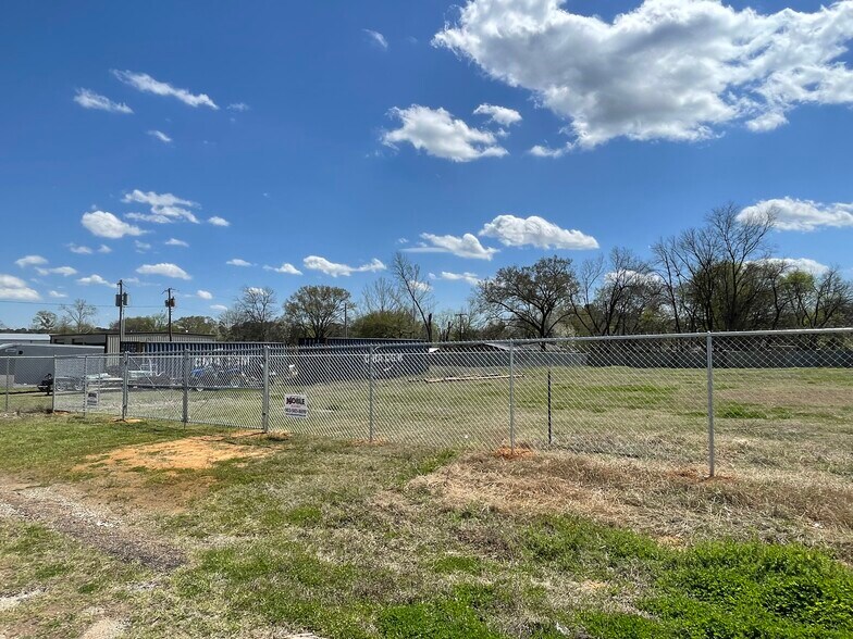 More Photos Of 2106 E US Highway 80, White Oak Land For Sale