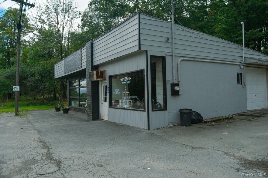 More Photos Of 107 Jefferson St, Monticello Storefront Retail Residential For Sale
