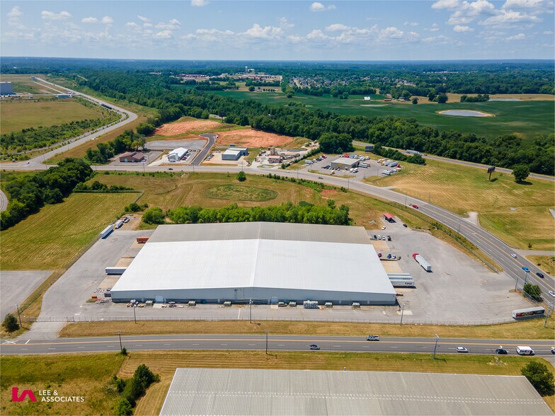 More Photos Of 1136 Dunlop Ln, Clarksville Warehouse For Lease