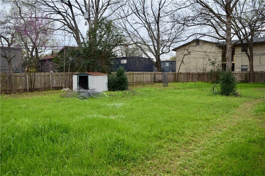 More Photos Of 607-611 Nelray Blvd, Austin Land For Sale