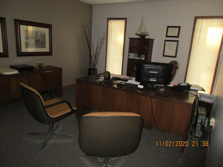More Photos Of 3 Heritage Oak Ln, Battle Creek Medical For Sale