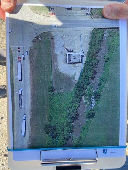 Primary Photo Of 812 E Trudgeon St, Henryetta General Retail For Lease