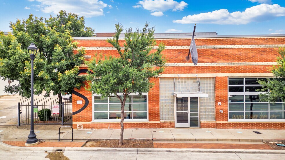 Primary Photo Of 122 S Main St, Fort Worth Office For Sale