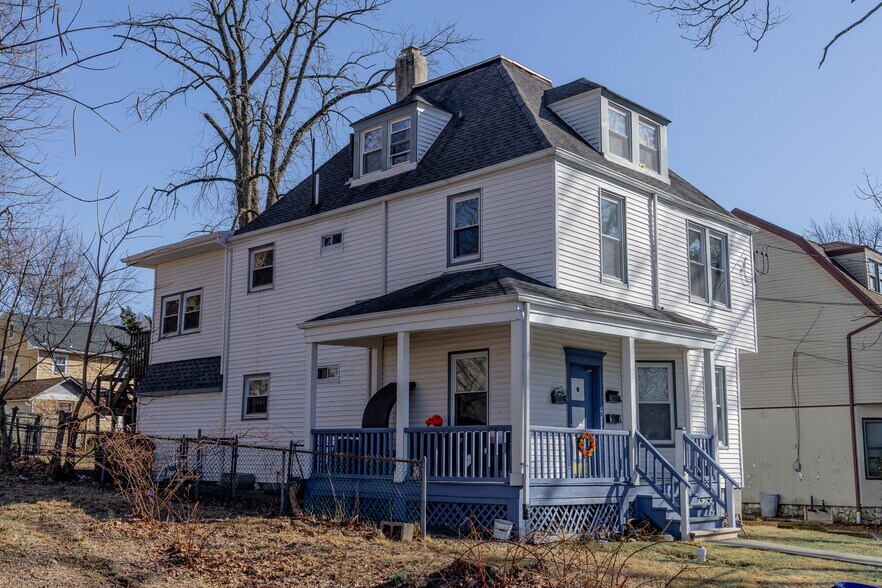 More Photos Of 15 Lakeview Pl, Verona Multifamily For Sale