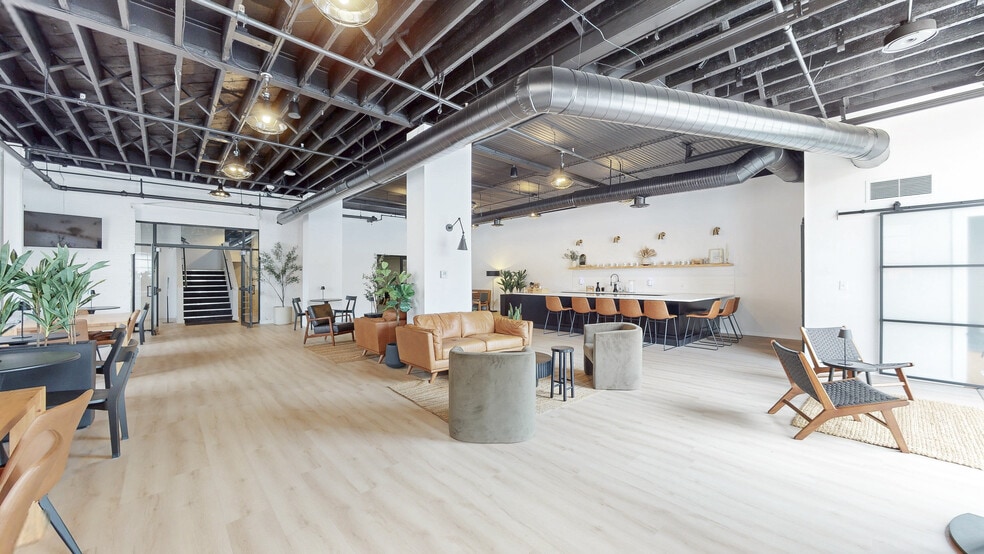 More Photos Of 2111 Center St, Cleveland Freestanding For Lease