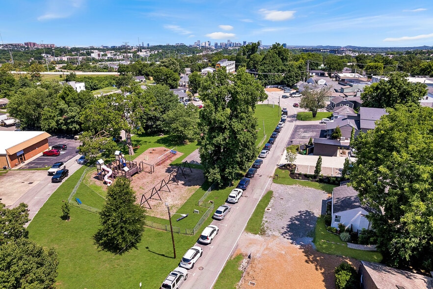 More Photos Of 2818 Azalea Pl, Nashville Office Residential For Sale
