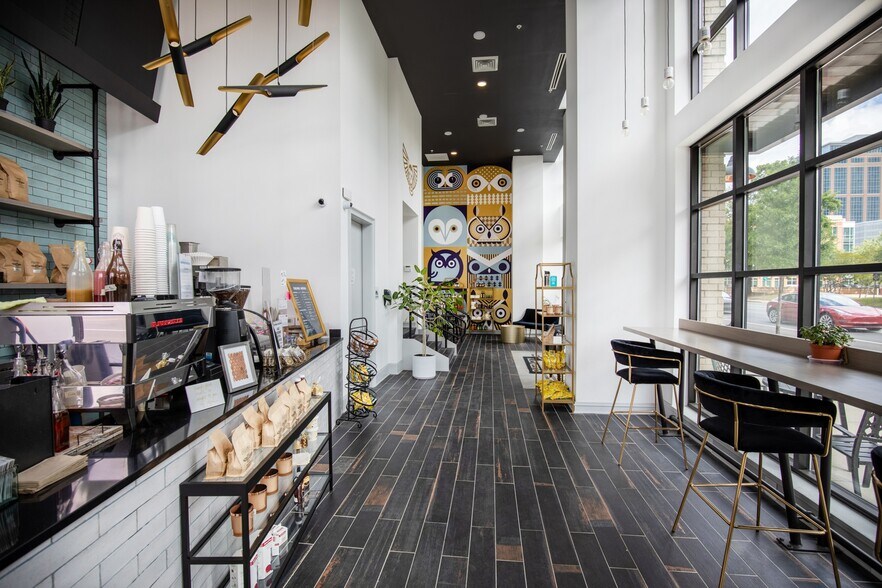 More Photos Of 101 W Morehead St, Charlotte Apartments For Lease