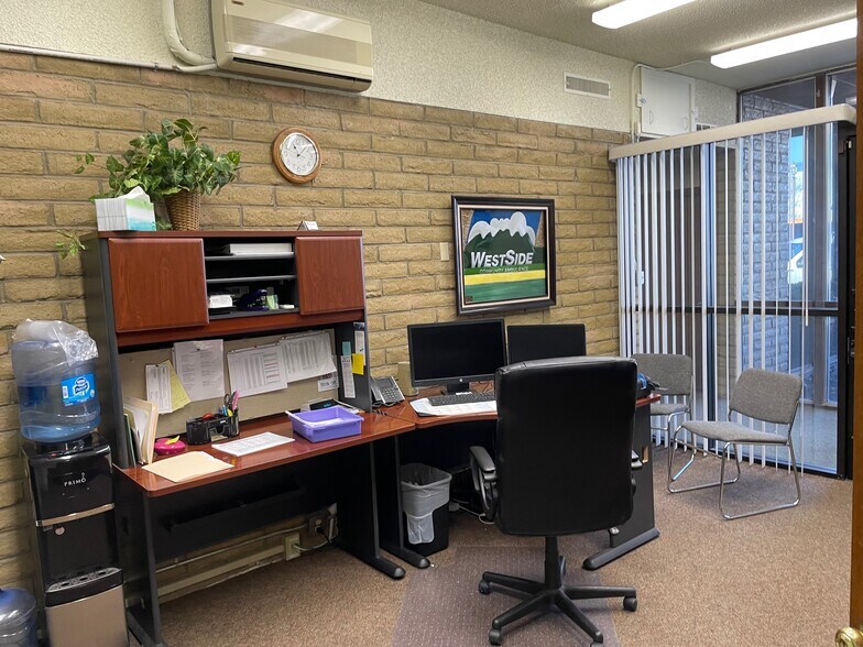 More Photos Of 990 Tulare St, Newman Office For Lease